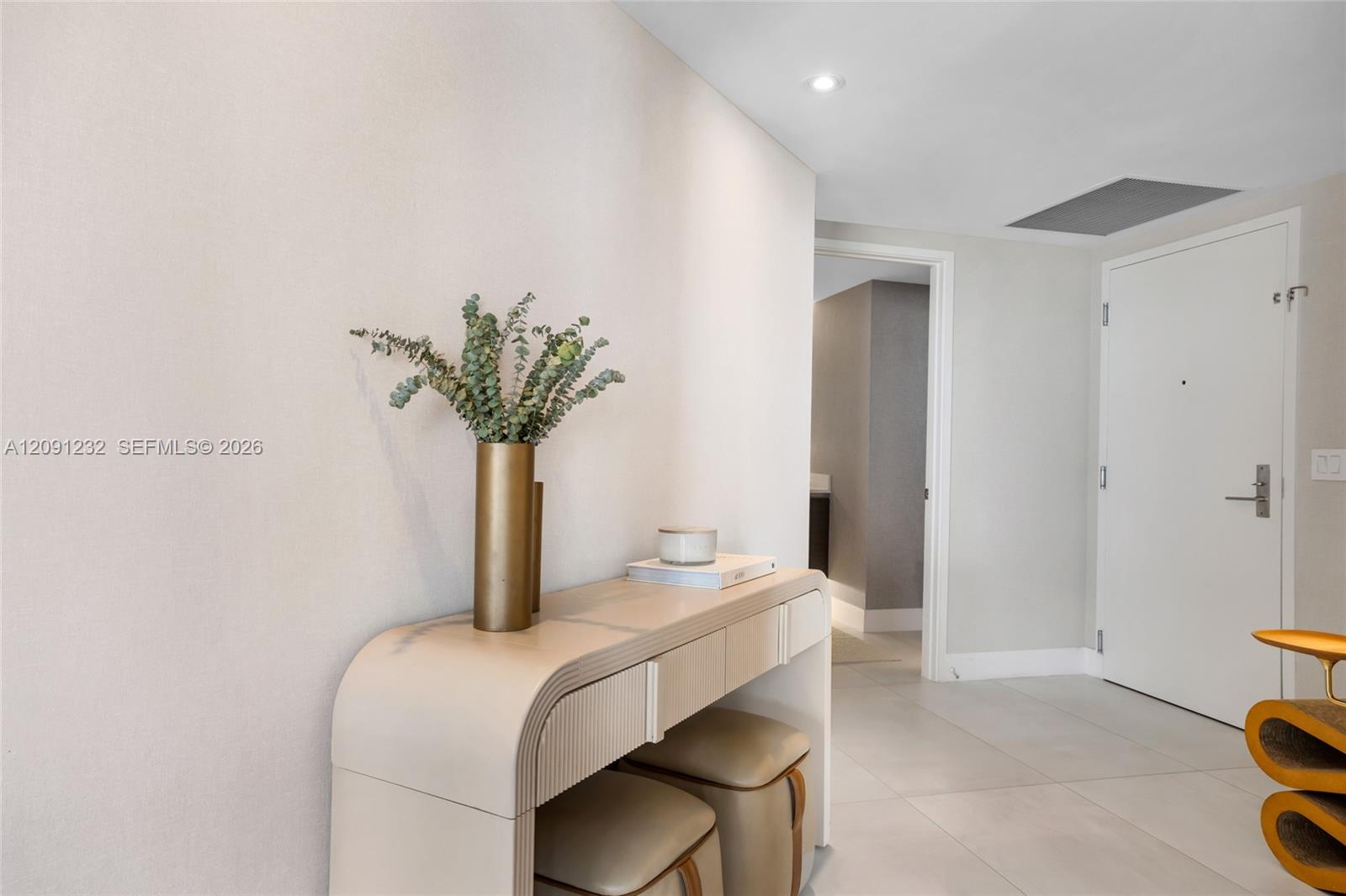 See details 5-701 3 / 4 1892 sq. ft. $ 2026-09-17 0 Photo