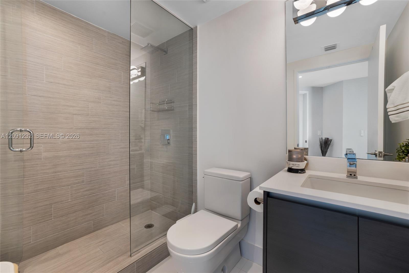 See details 5-701 3 / 4 1892 sq. ft. $ 2026-09-17 0 Photo