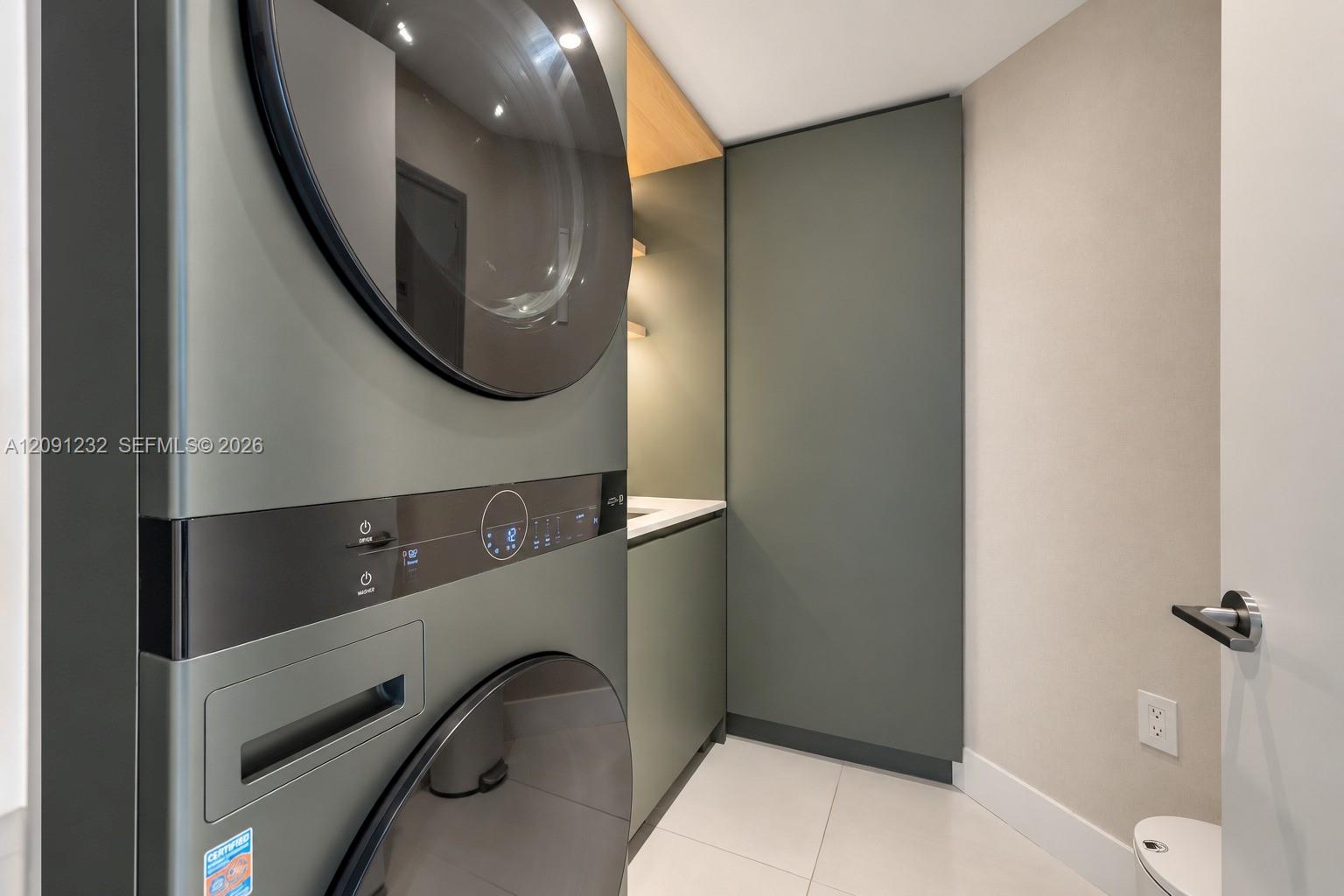 See details 5-701 3 / 4 1892 sq. ft. $ 2026-09-17 0 Photo