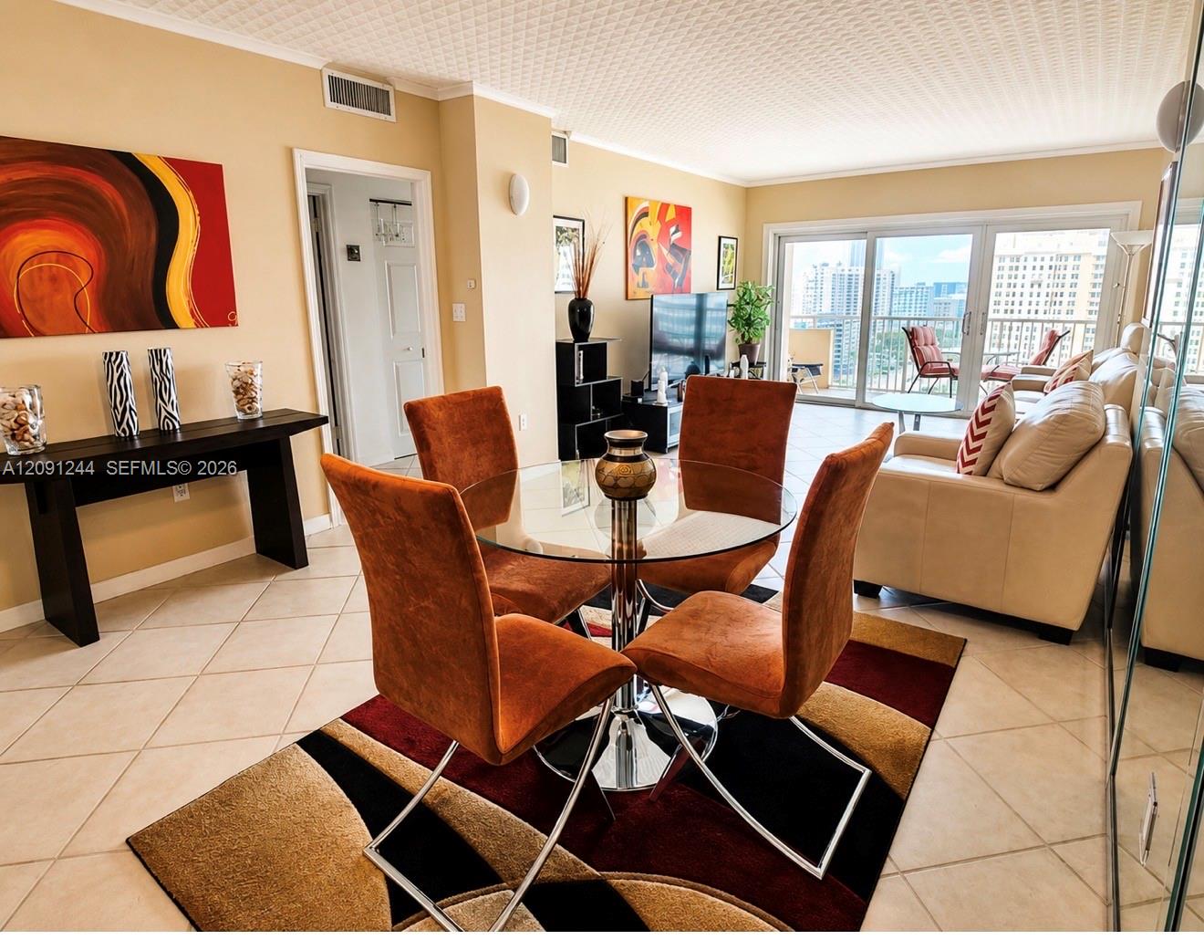 See details 15K 1 / 2 870 sq. ft. $ 2026-09-17 0 Photo