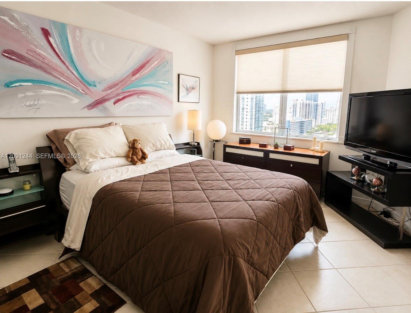 See details 15K 1 / 2 870 sq. ft. $ 2026-09-17 0 Photo