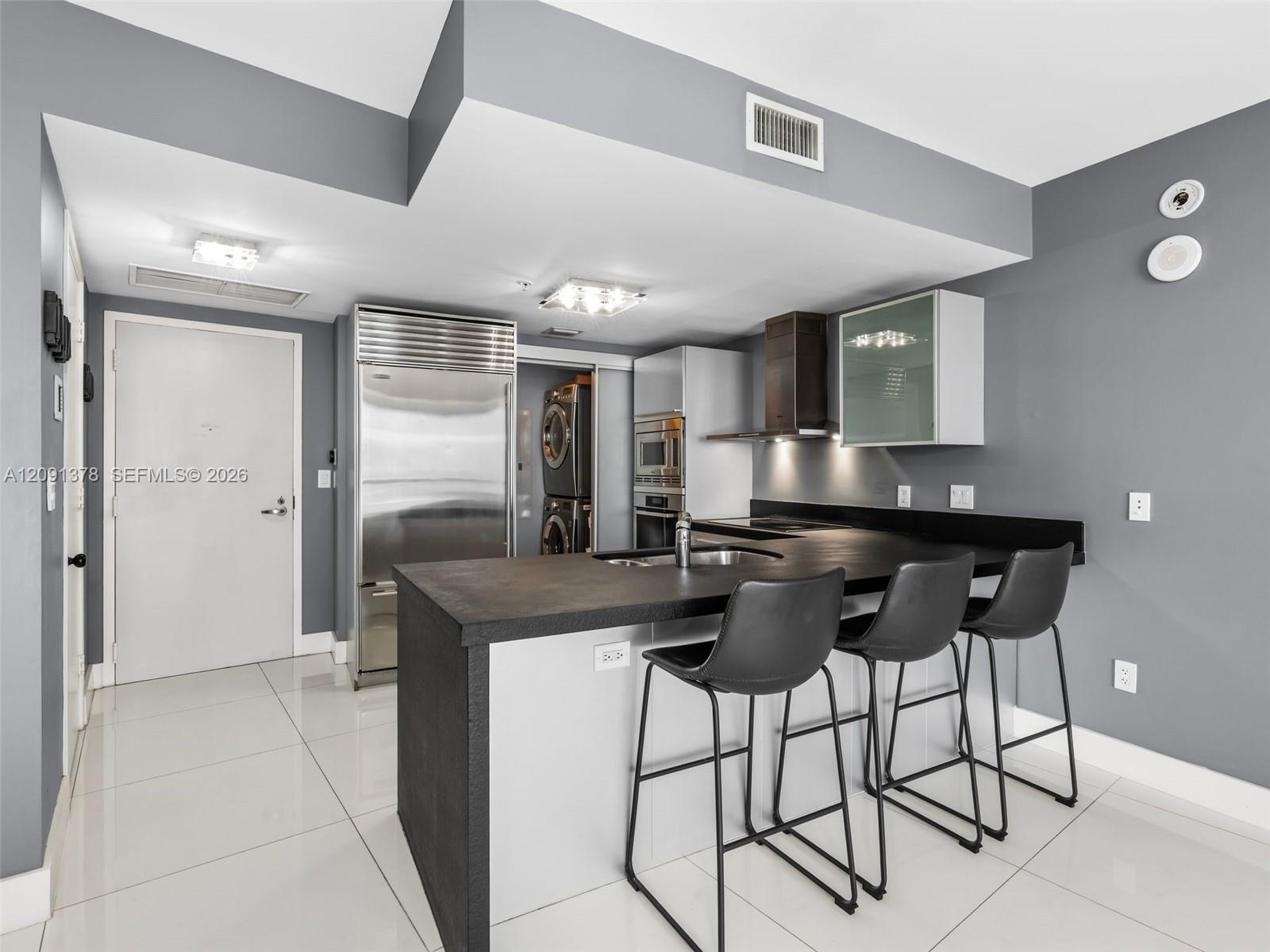 See details 5303 1 / 2 914 sq. ft. $ 2026-09-17 0 Photo