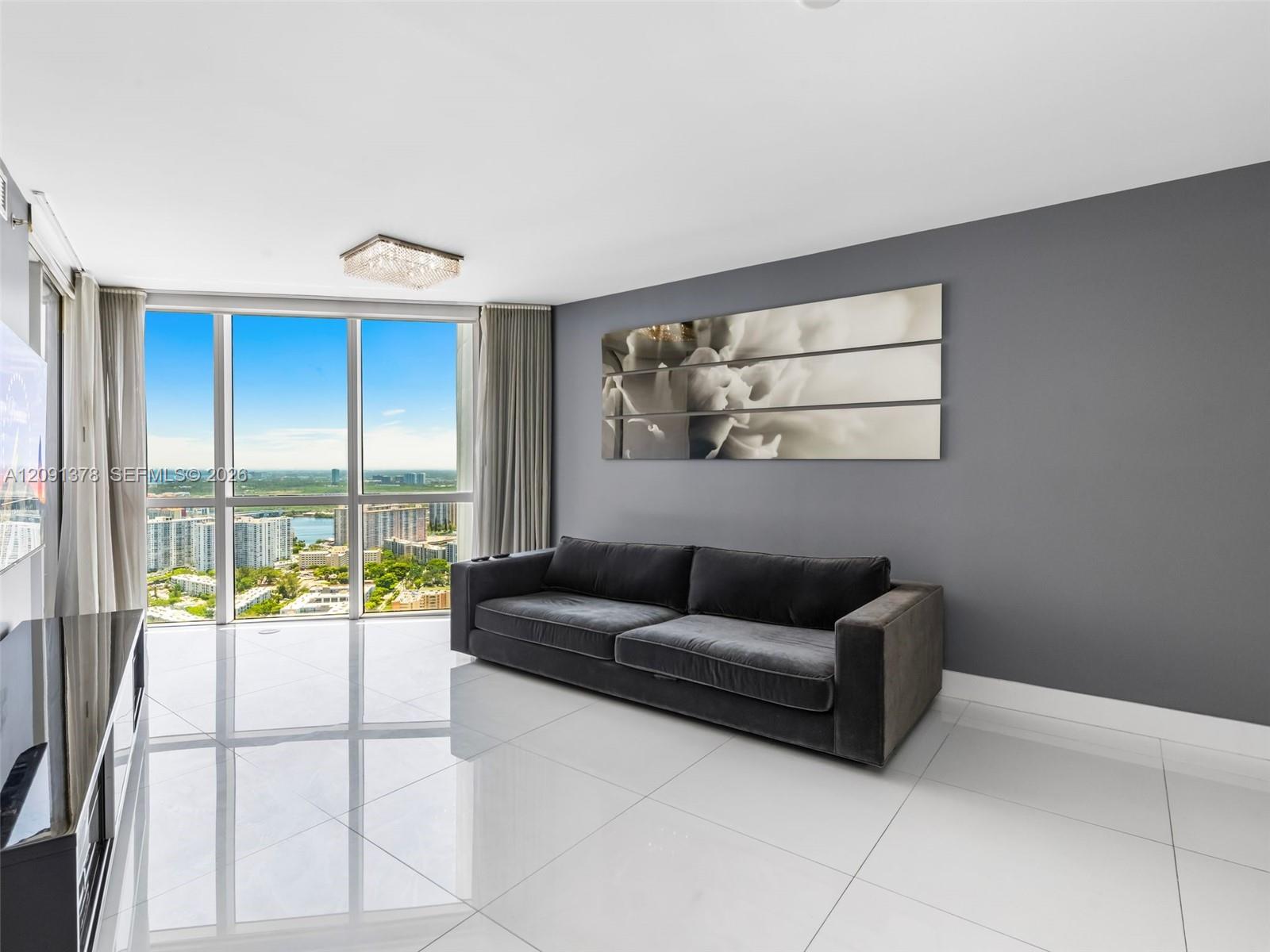 See details 5303 1 / 2 914 sq. ft. $ 2026-09-17 0 Photo