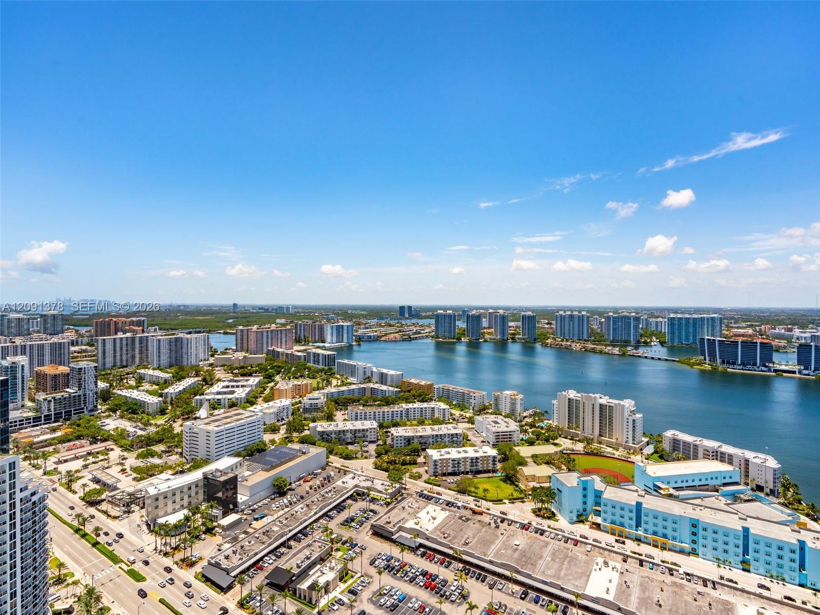 See details 5303 1 / 2 914 sq. ft. $ 2026-09-17 0 Photo