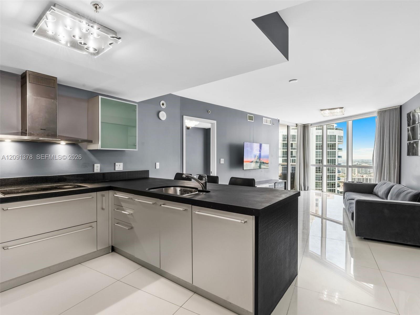 See details 5303 1 / 2 914 sq. ft. $ 2026-09-17 0 Photo