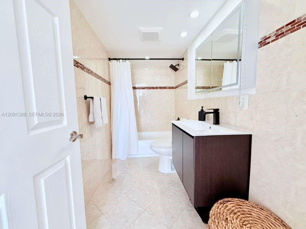 See details 1712 2 / 2 1087 sq. ft. $ 2026-09-17 0 Photo