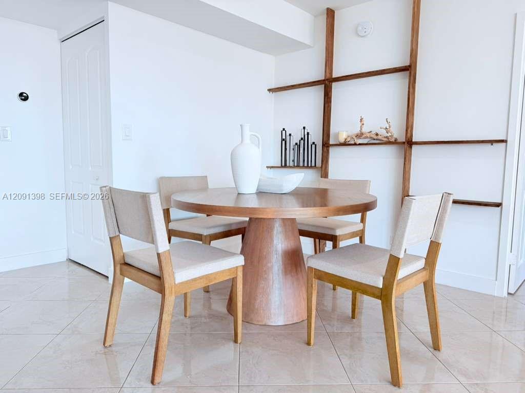 See details 1712 2 / 2 1087 sq. ft. $ 2026-09-17 0 Photo