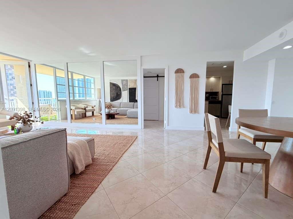 See details 1712 2 / 2 1087 sq. ft. $ 2026-09-17 0 Photo