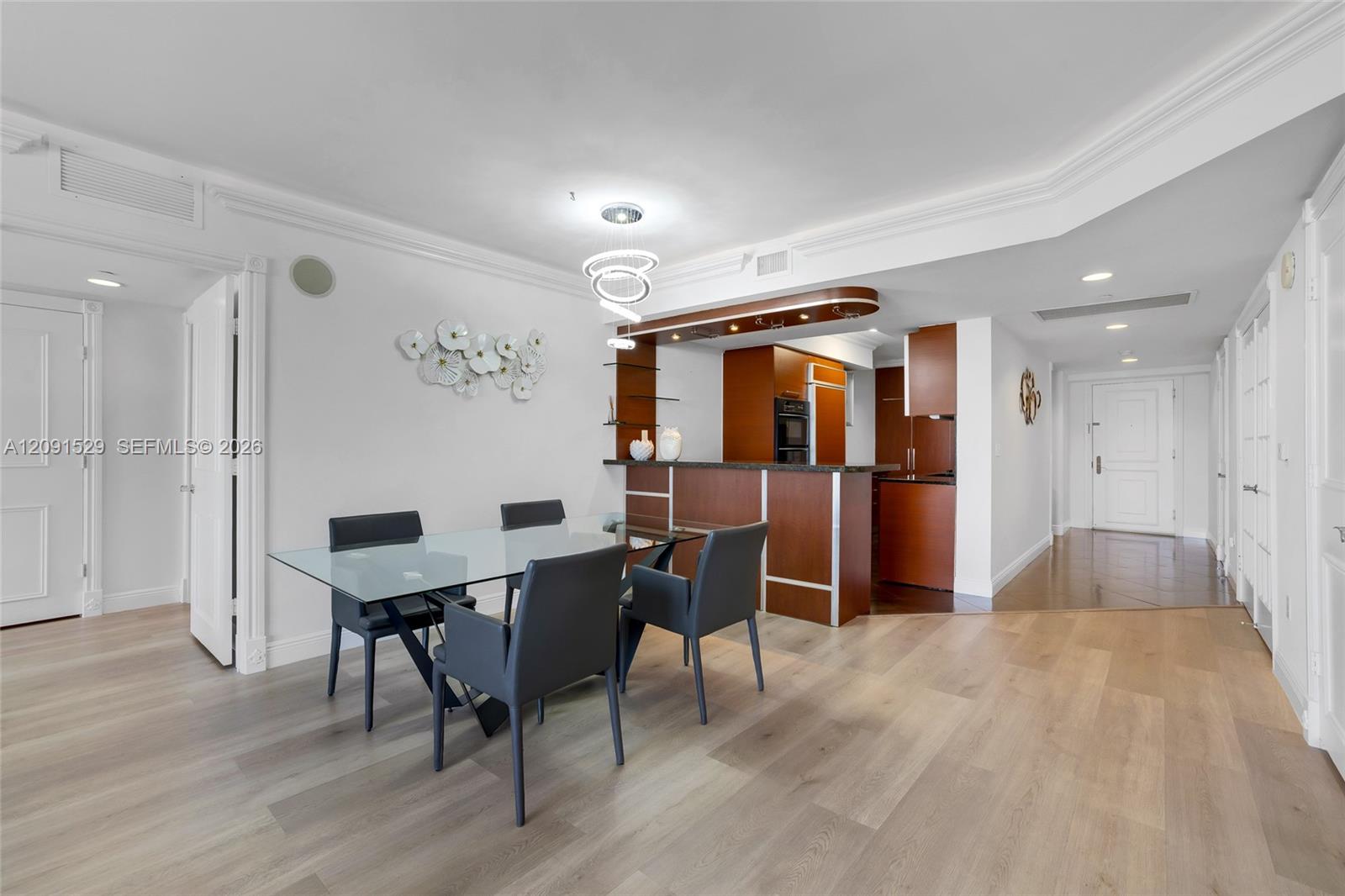 3607 3 / 3 1571 sq. ft. $ 2026-09-18 0 foto
