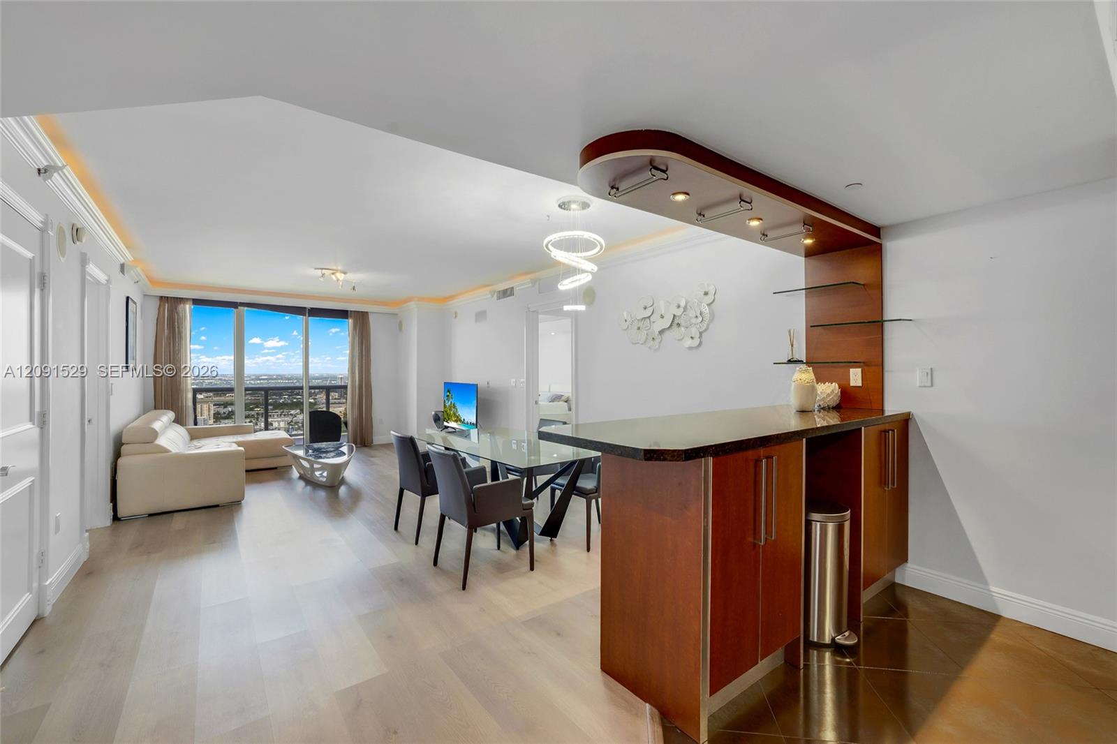 3607 3 / 3 1571 sq. ft. $ 2026-09-18 0 foto