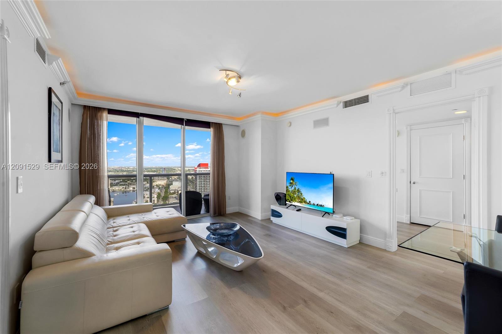 3607 3 / 3 1571 sq. ft. $ 2026-09-18 0 foto