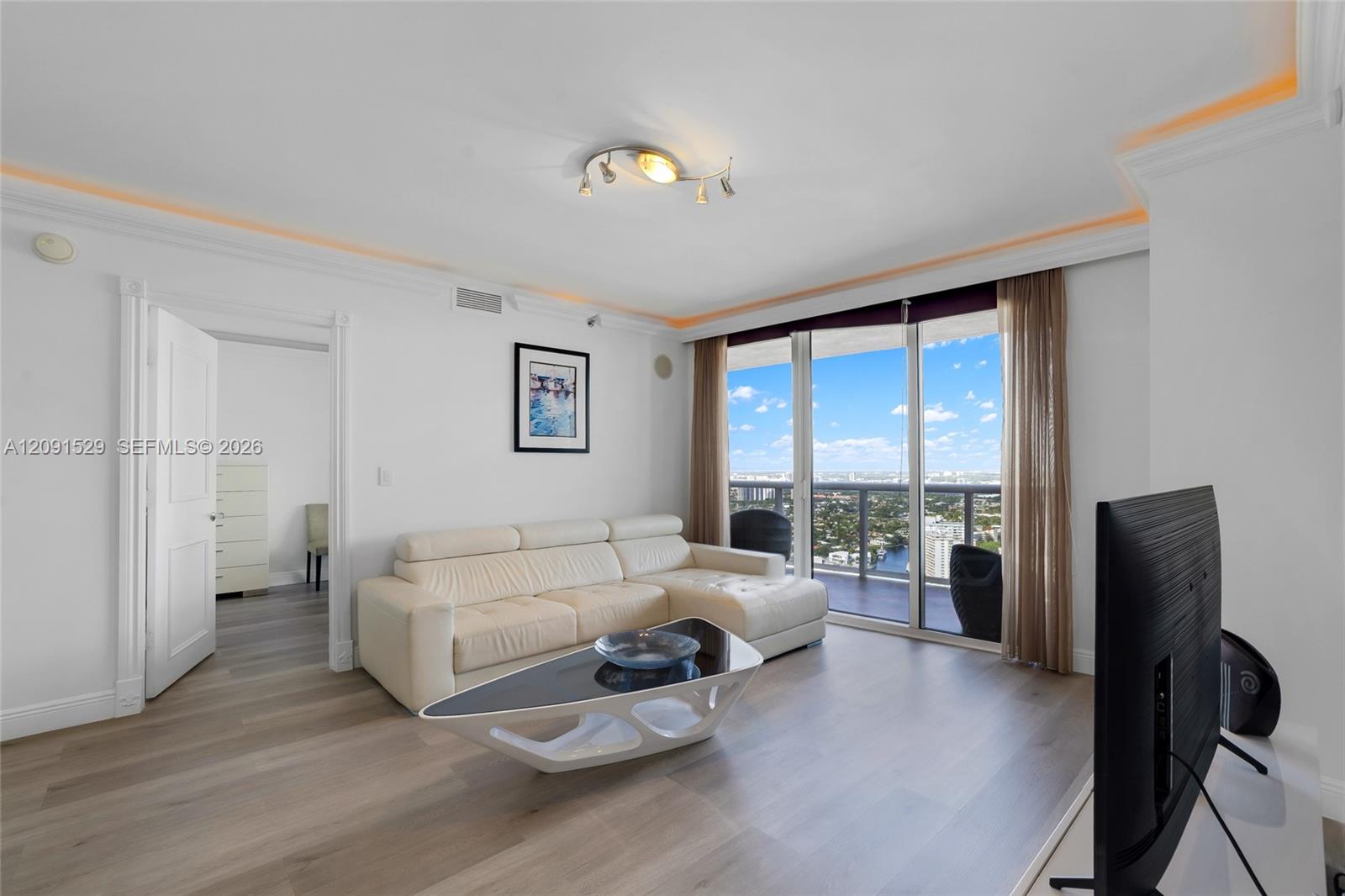 3607 3 / 3 1571 sq. ft. $ 2026-09-18 0 foto