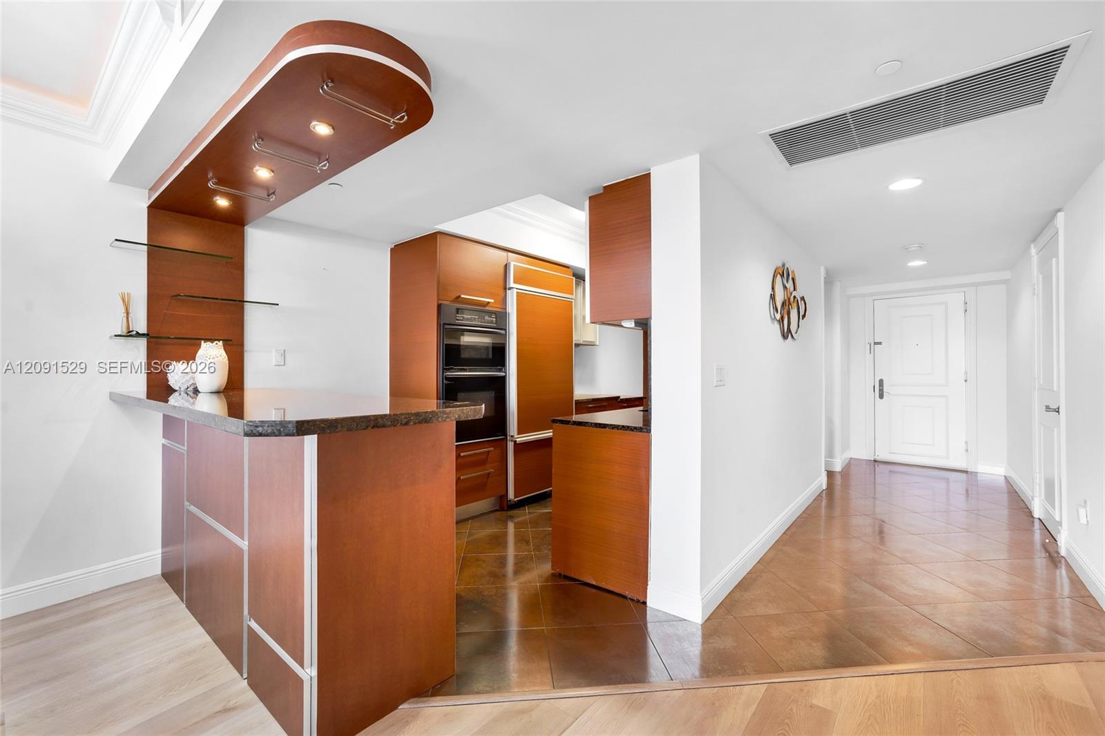 3607 3 / 3 1571 sq. ft. $ 2026-09-18 0 foto