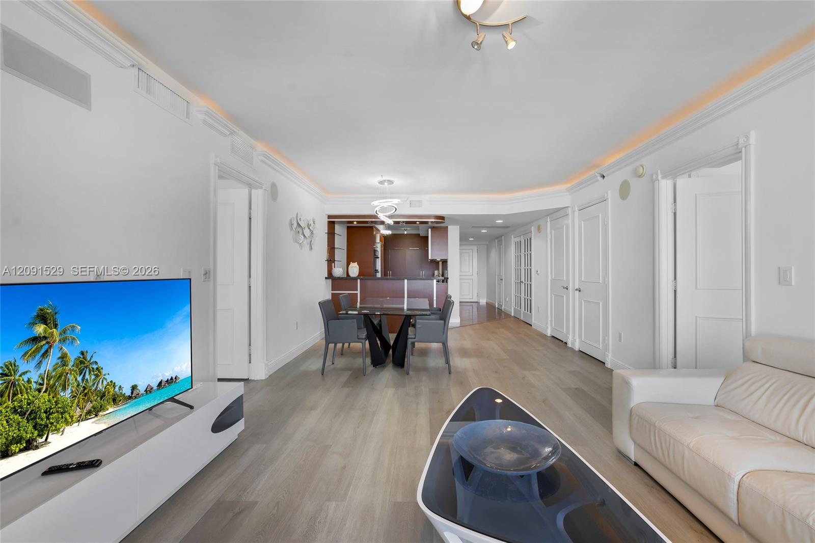 3607 3 / 3 1571 sq. ft. $ 2026-09-18 0 foto