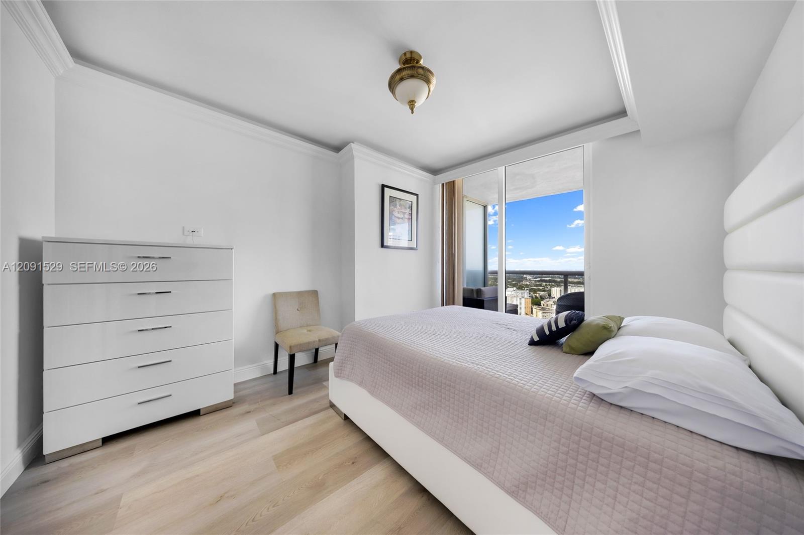3607 3 / 3 1571 sq. ft. $ 2026-09-18 0 foto