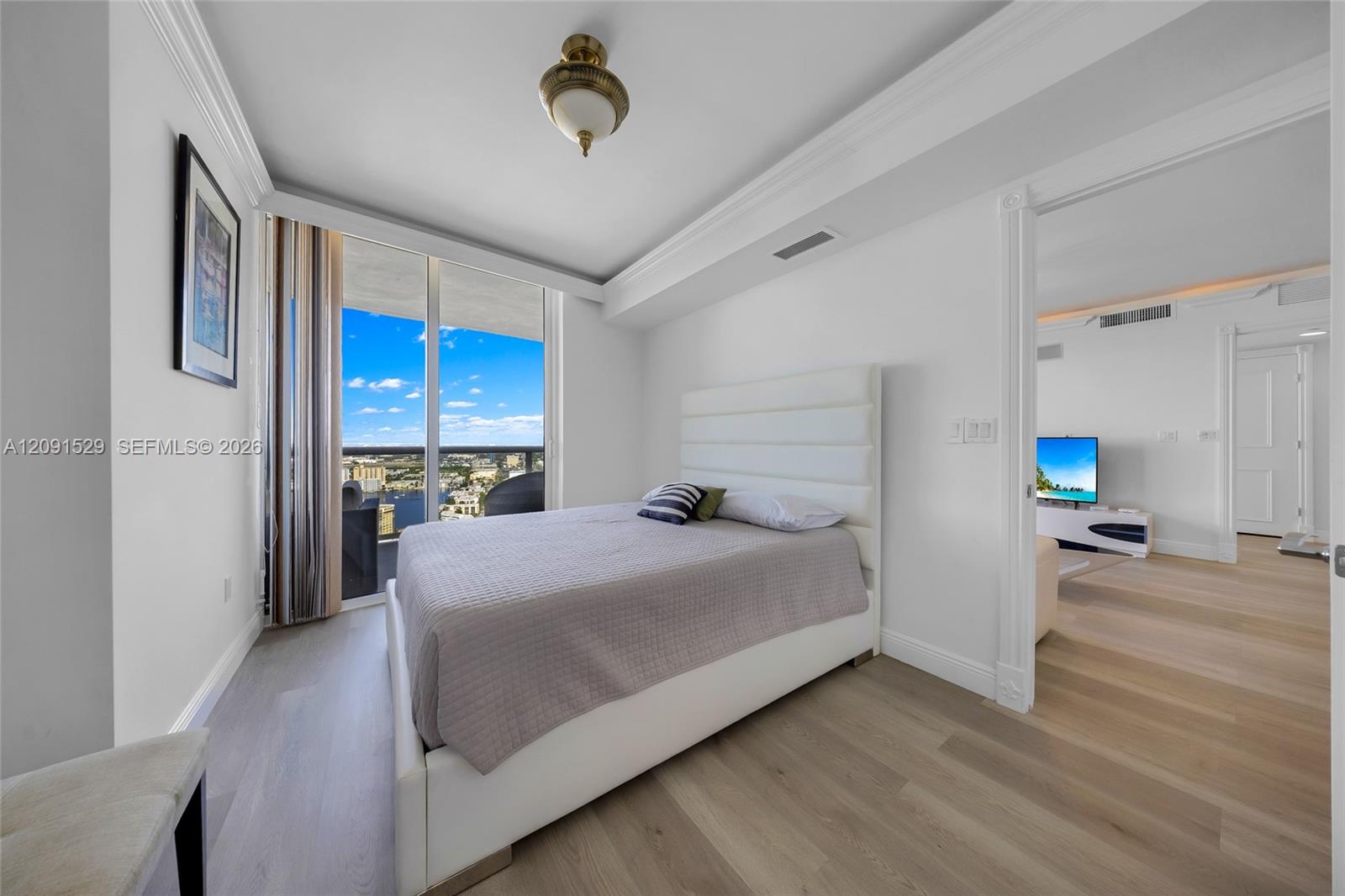 3607 3 / 3 1571 sq. ft. $ 2026-09-18 0 foto