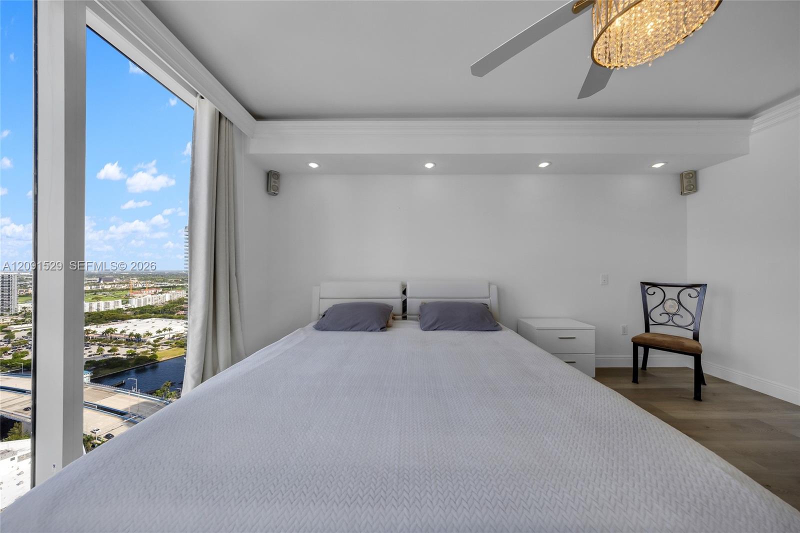 3607 3 / 3 1571 sq. ft. $ 2026-09-18 0 foto