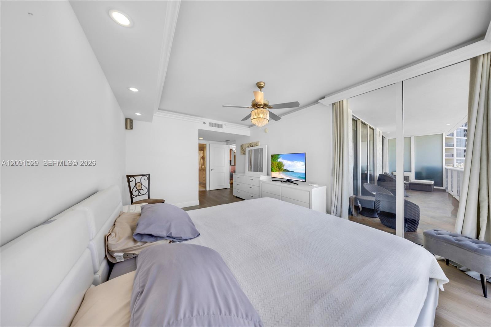 3607 3 / 3 1571 sq. ft. $ 2026-09-18 0 foto