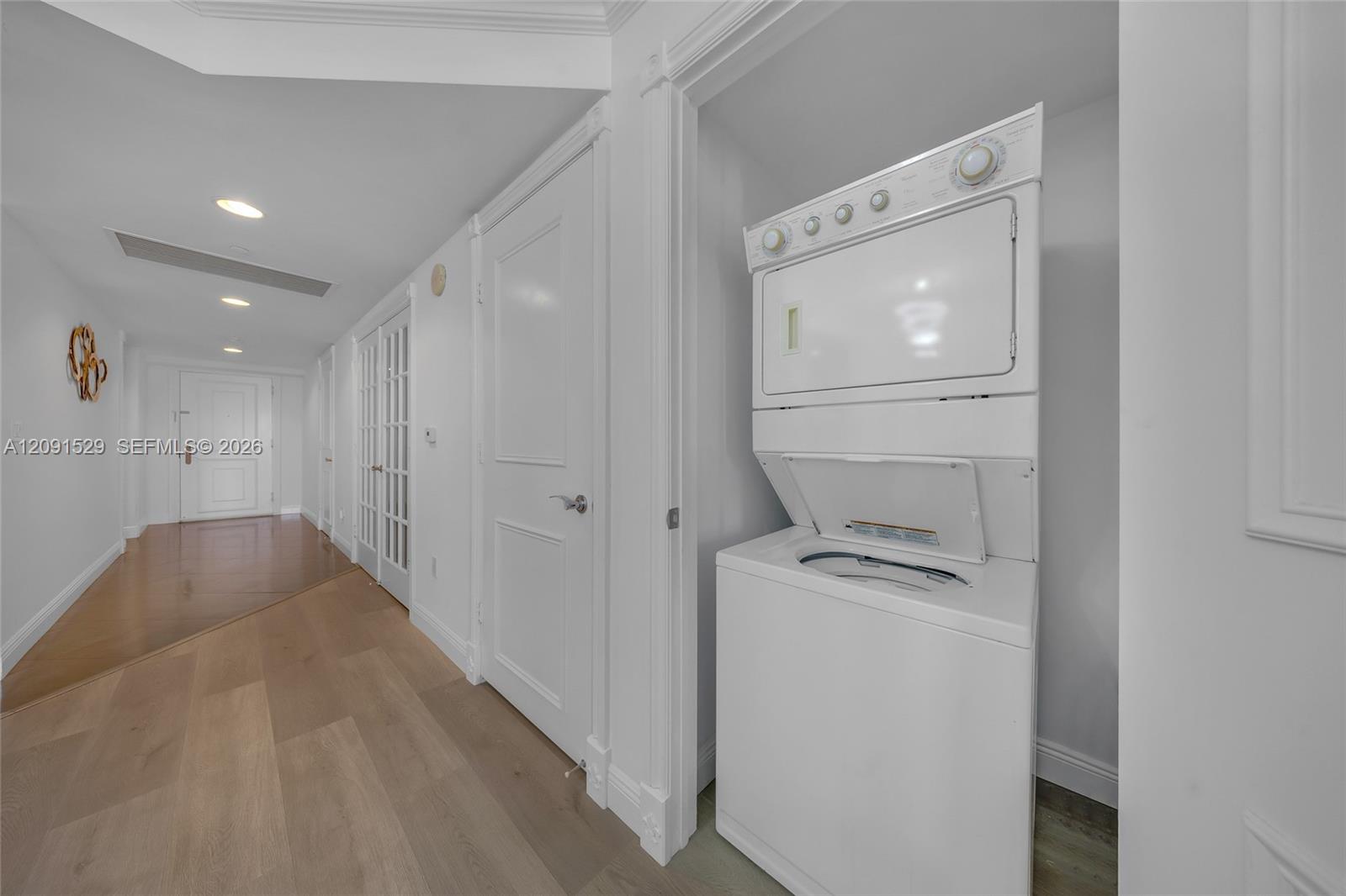 3607 3 / 3 1571 sq. ft. $ 2026-09-18 0 foto