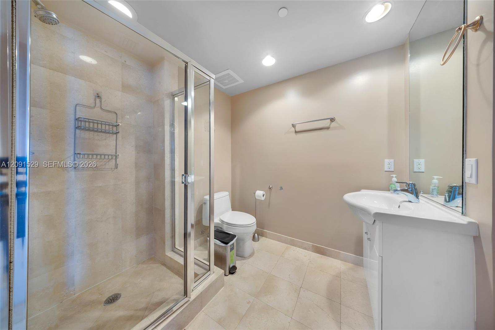 3607 3 / 3 1571 sq. ft. $ 2026-09-18 0 foto