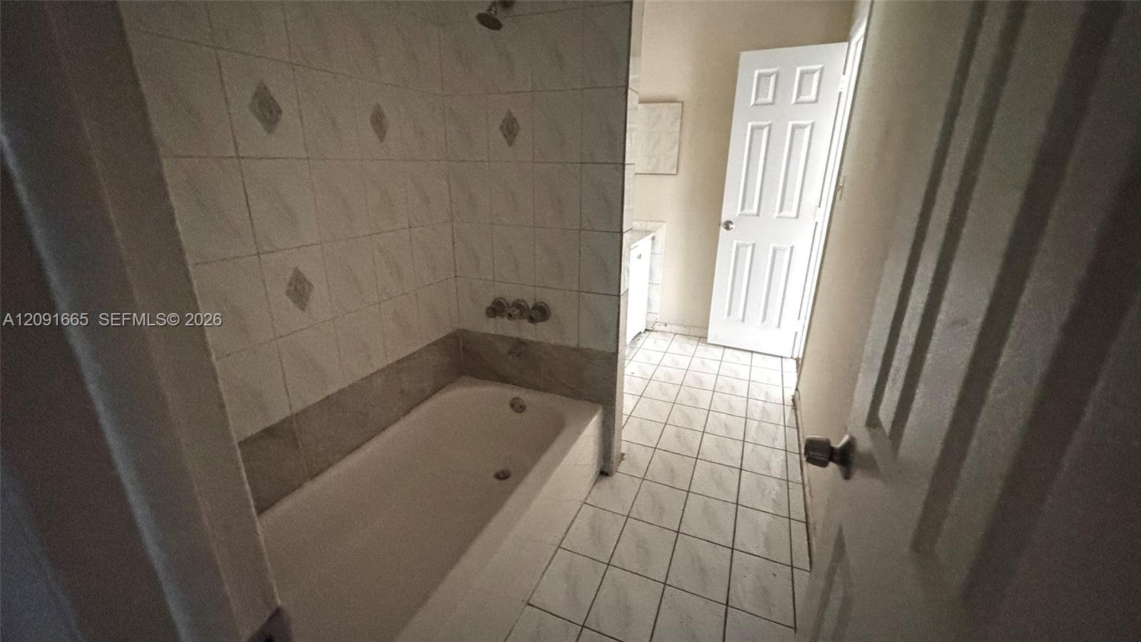 3896 3 / 1 1152 sq. ft. $ 2026-09-18 0 foto