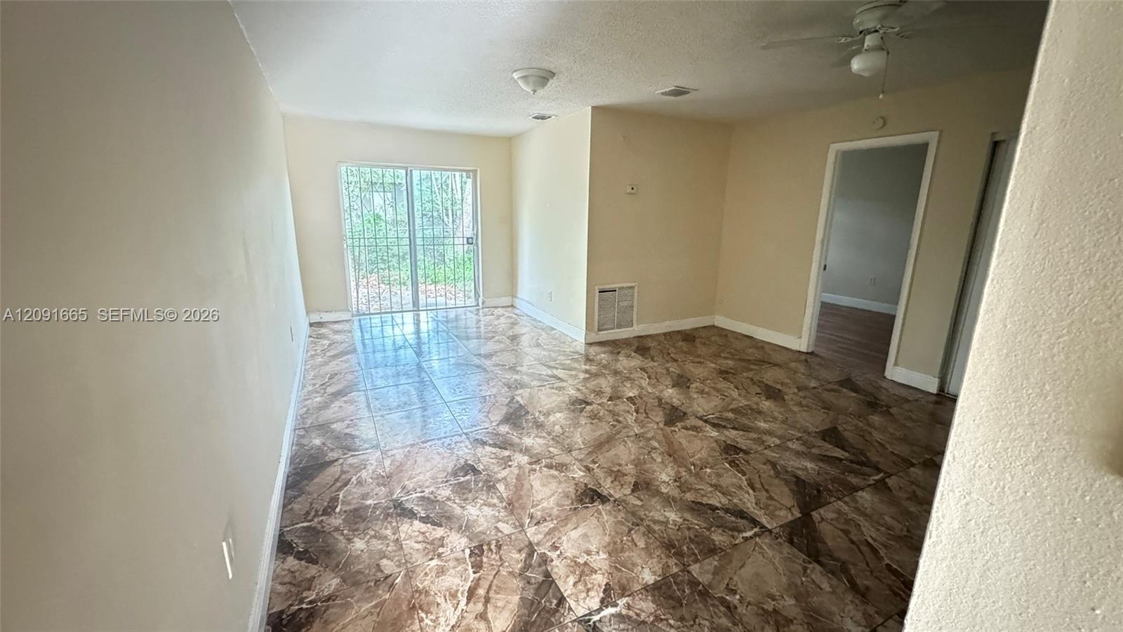 3896 3 / 1 1152 sq. ft. $ 2026-09-18 0 foto