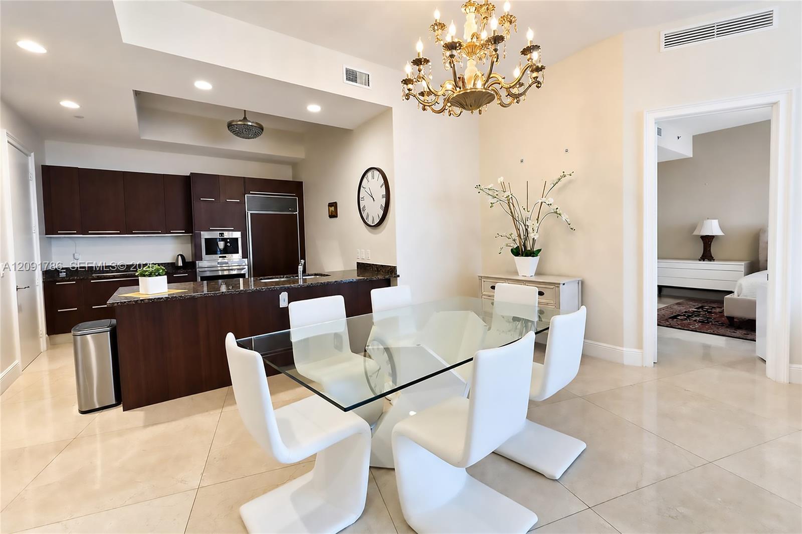 Ver detalles 4007 3 / 3 2084 sq. ft. $ 2026-09-22 0 foto
