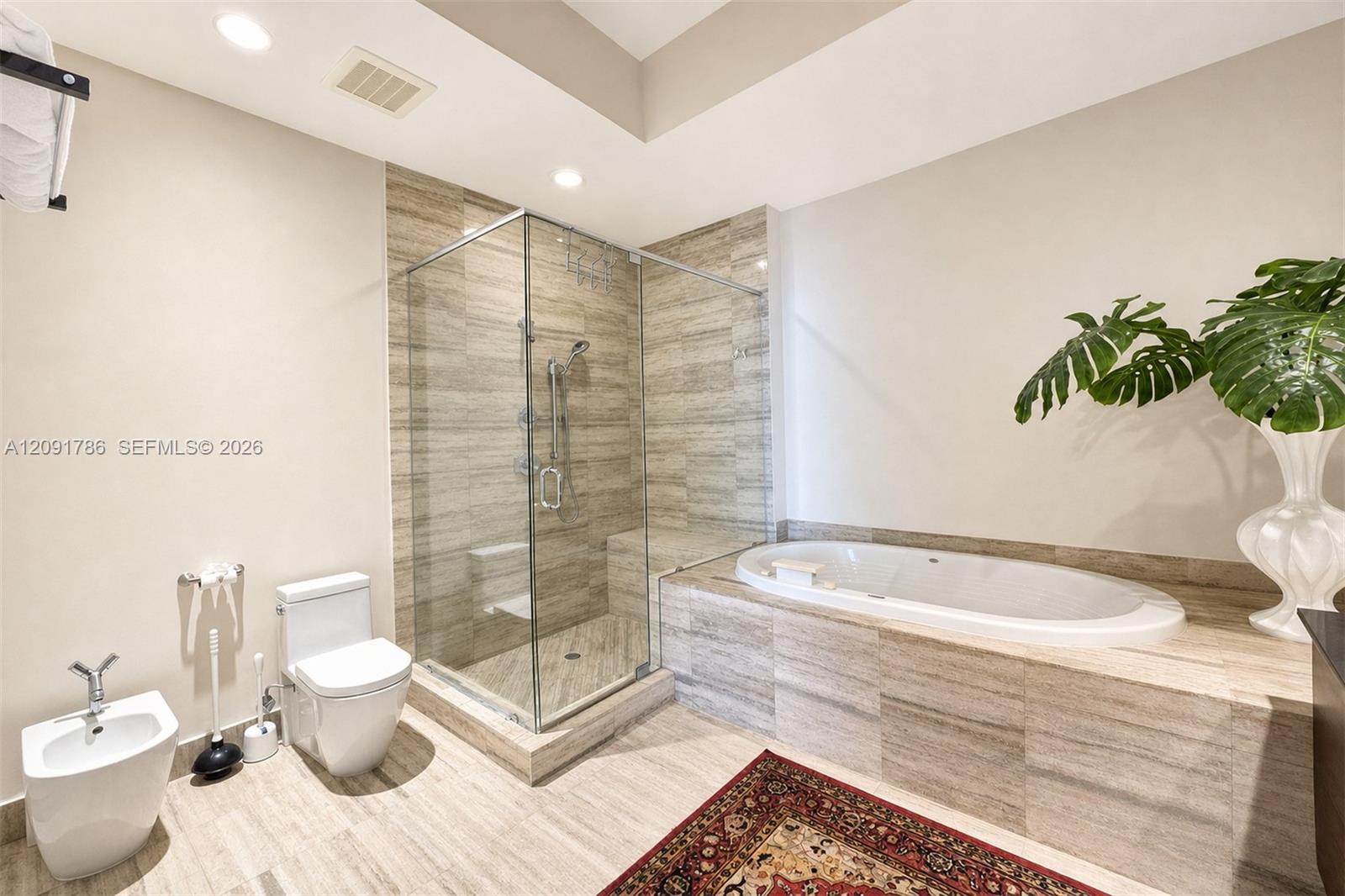 Ver detalles 4007 3 / 3 2084 sq. ft. $ 2026-09-22 0 foto
