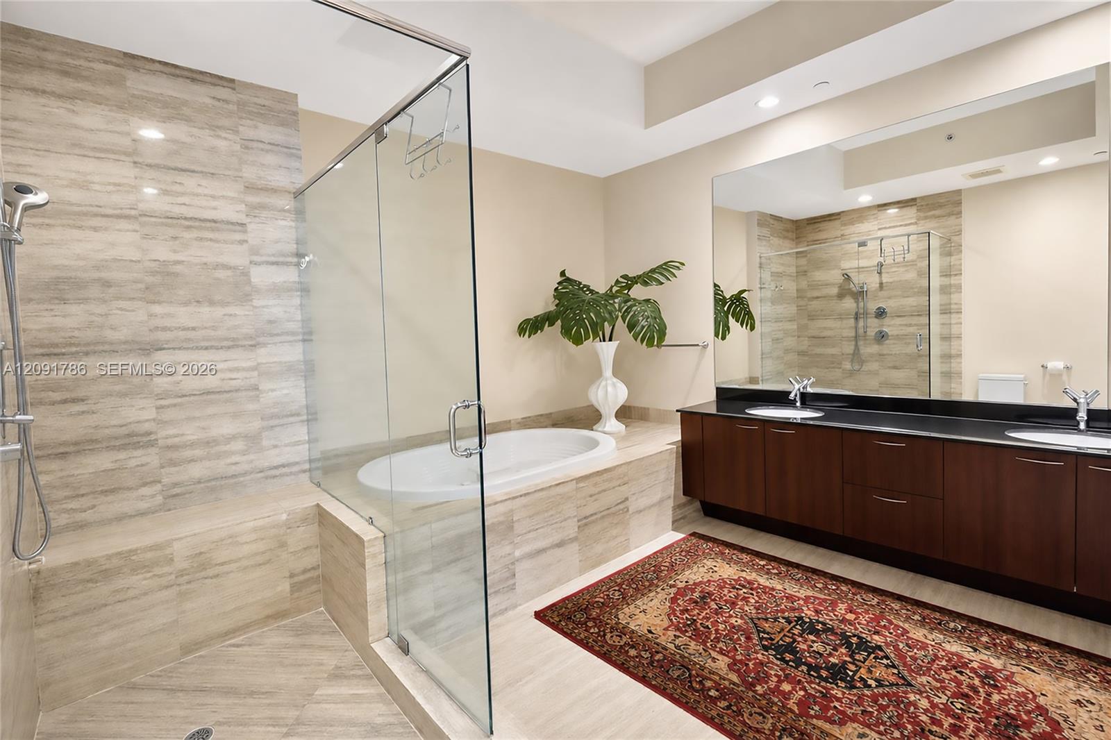 Ver detalles 4007 3 / 3 2084 sq. ft. $ 2026-09-22 0 foto