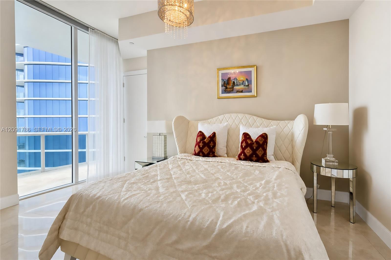 Ver detalles 4007 3 / 3 2084 sq. ft. $ 2026-09-22 0 foto