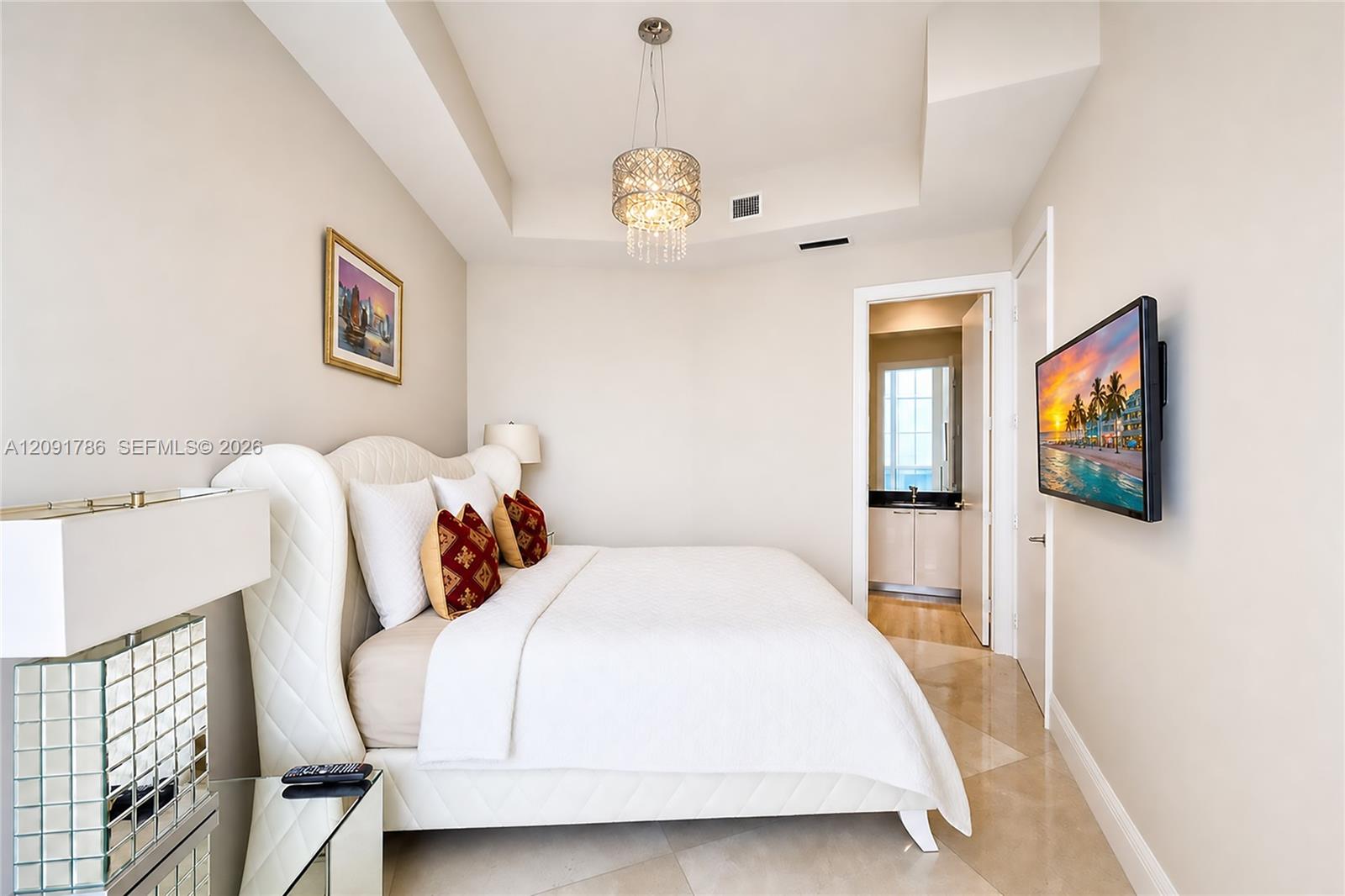 Ver detalles 4007 3 / 3 2084 sq. ft. $ 2026-09-22 0 foto