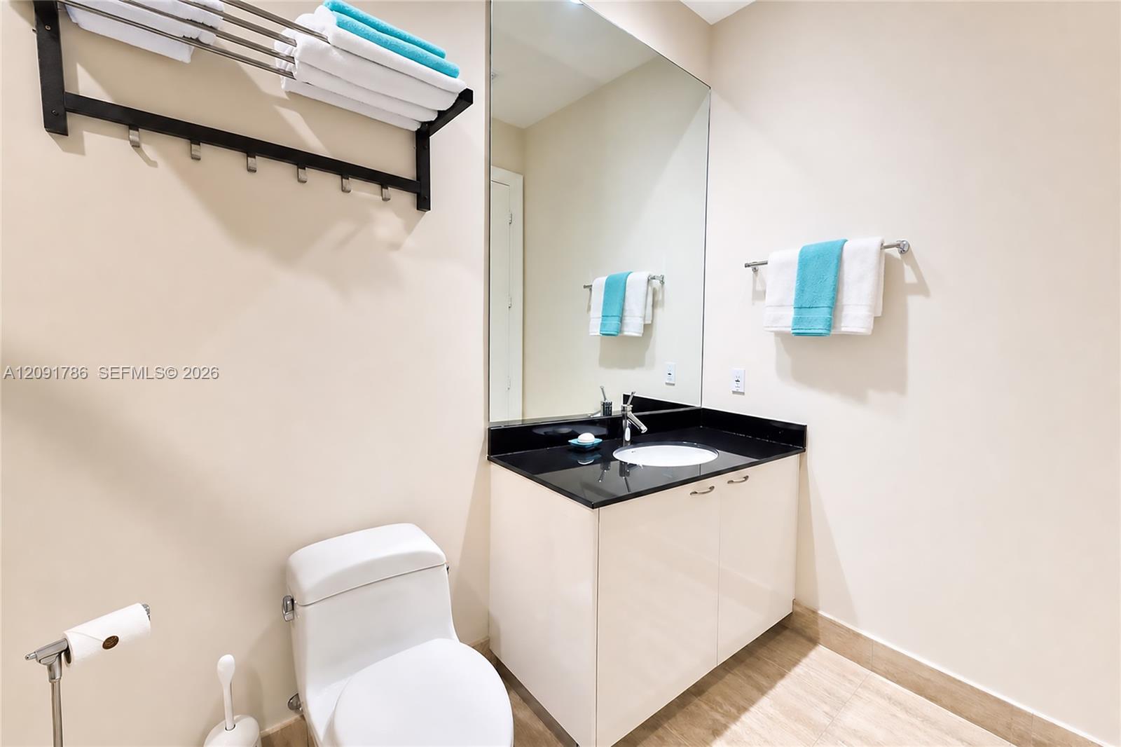 Ver detalles 4007 3 / 3 2084 sq. ft. $ 2026-09-22 0 foto