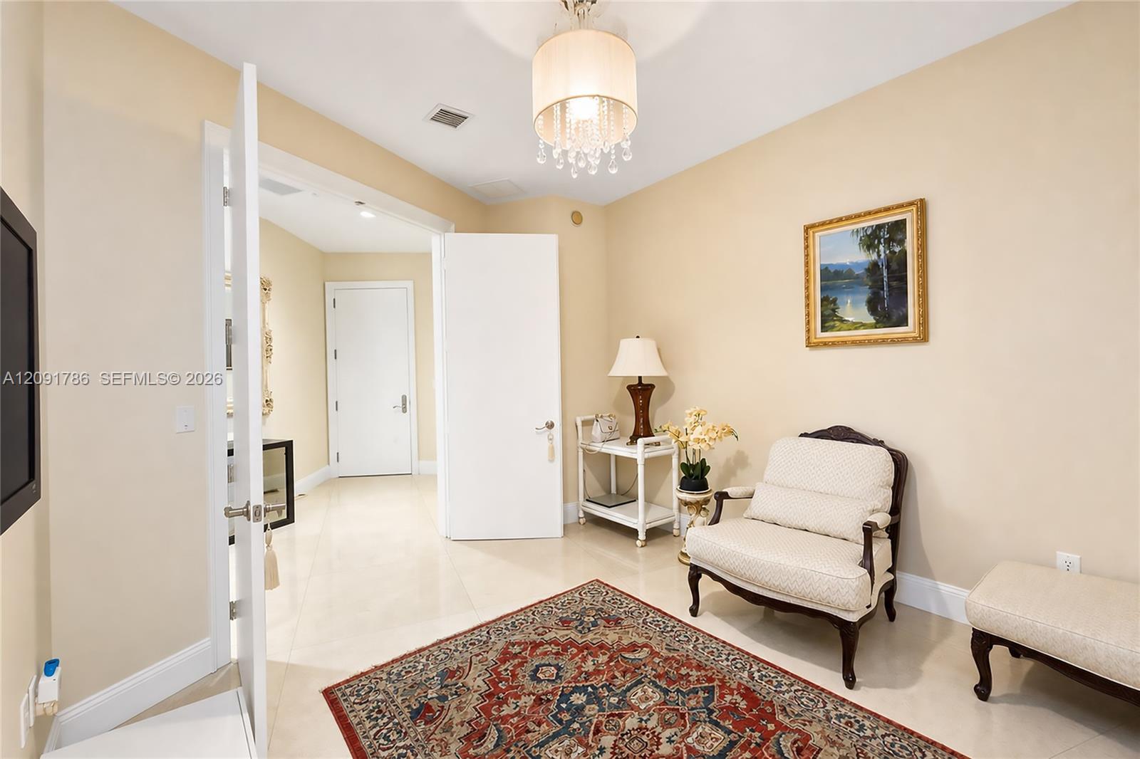 Ver detalles 4007 3 / 3 2084 sq. ft. $ 2026-09-22 0 foto