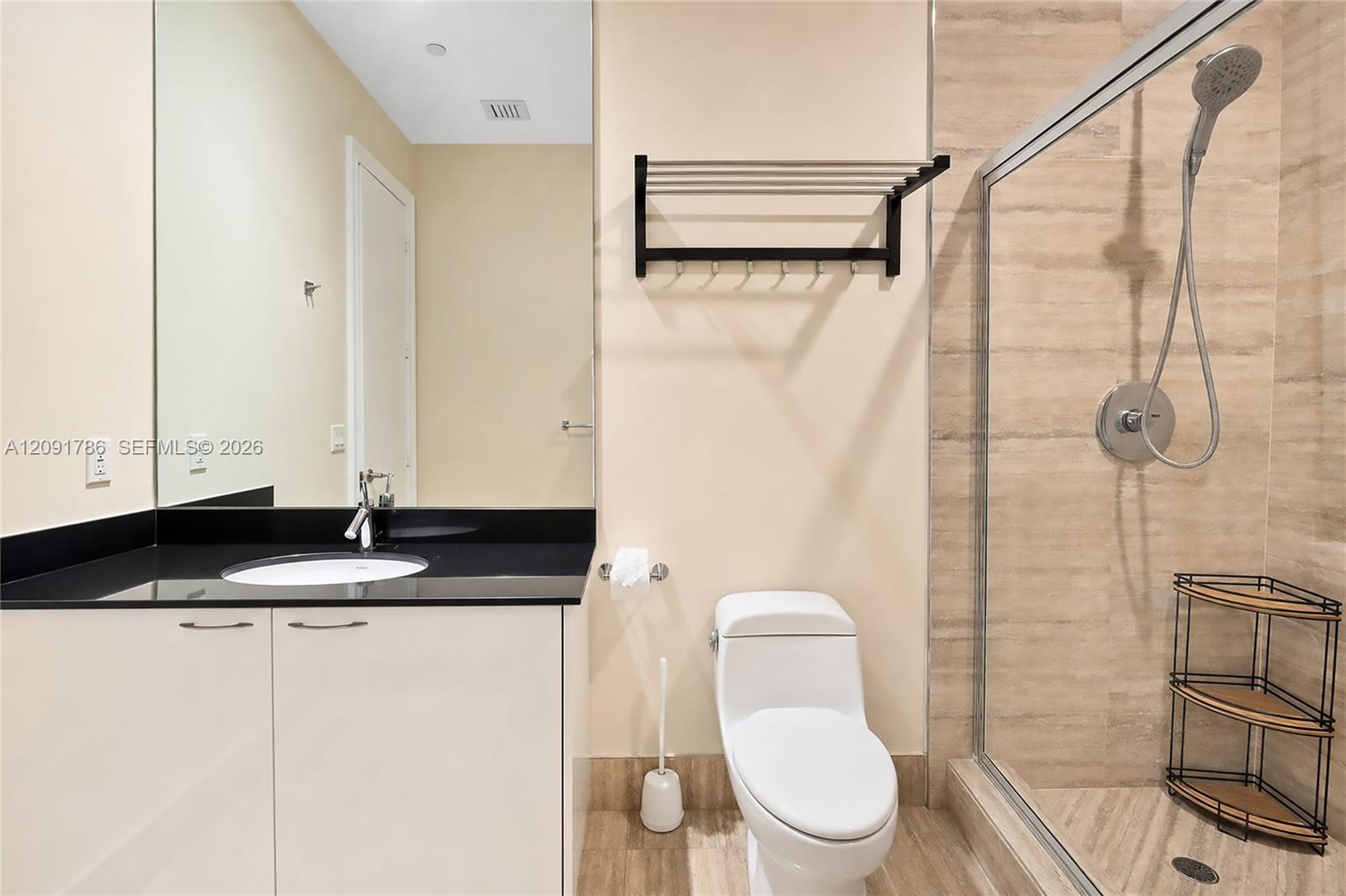 Ver detalles 4007 3 / 3 2084 sq. ft. $ 2026-09-22 0 foto