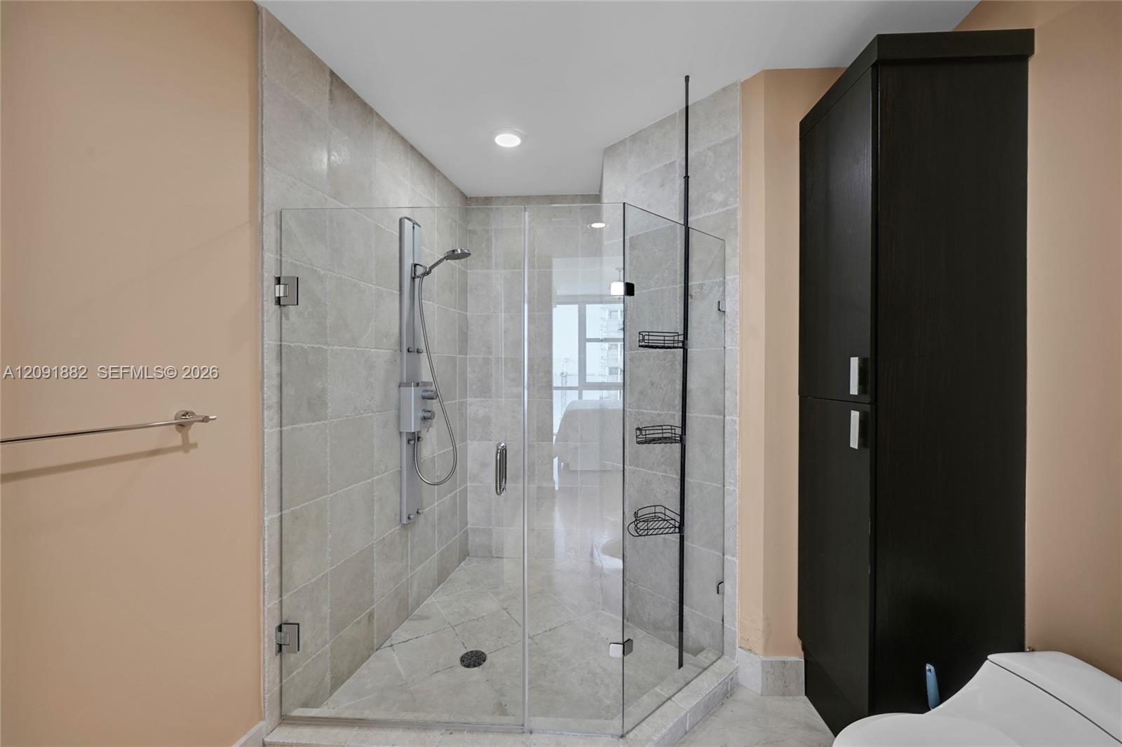 4102 1 / 2 958 sq. ft. $ 2026-09-18 0 Photo