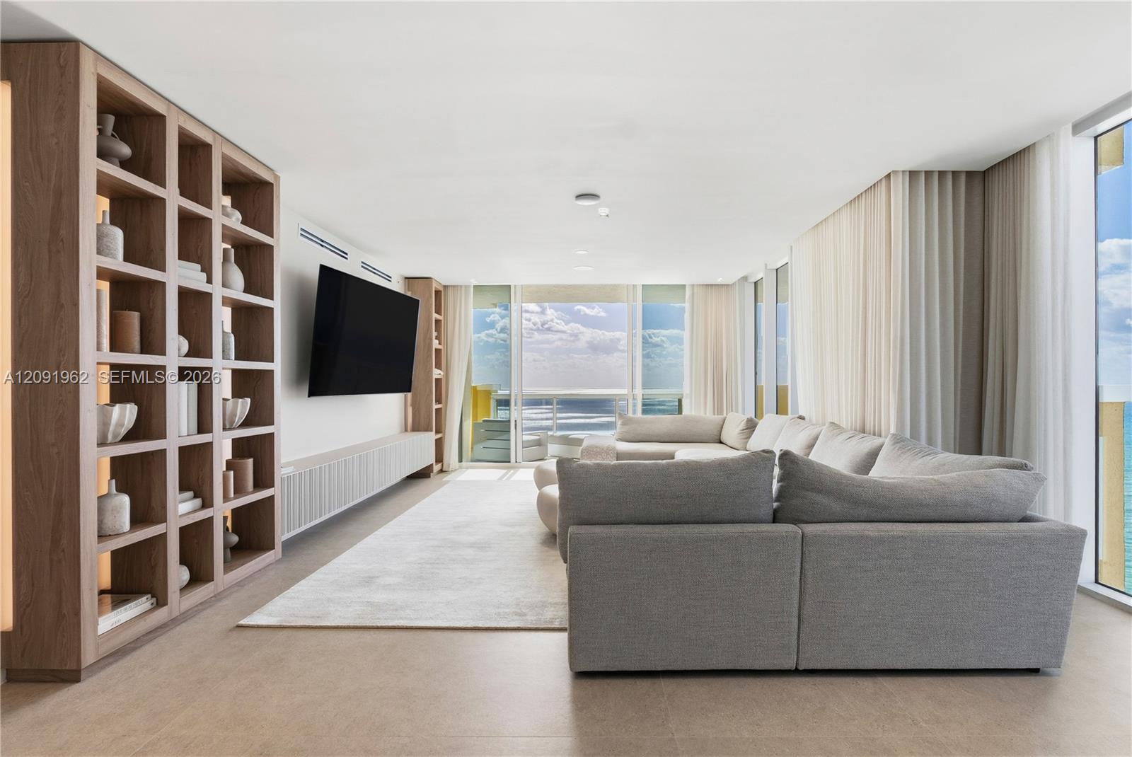 3906 4 / 4 2736 sq. ft. $ 2026-09-18 0 foto