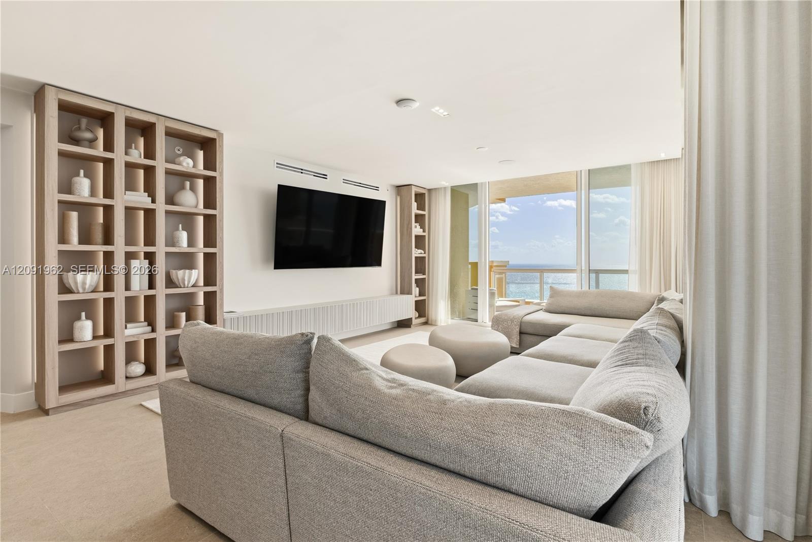 3906 4 / 4 2736 sq. ft. $ 2026-09-18 0 foto