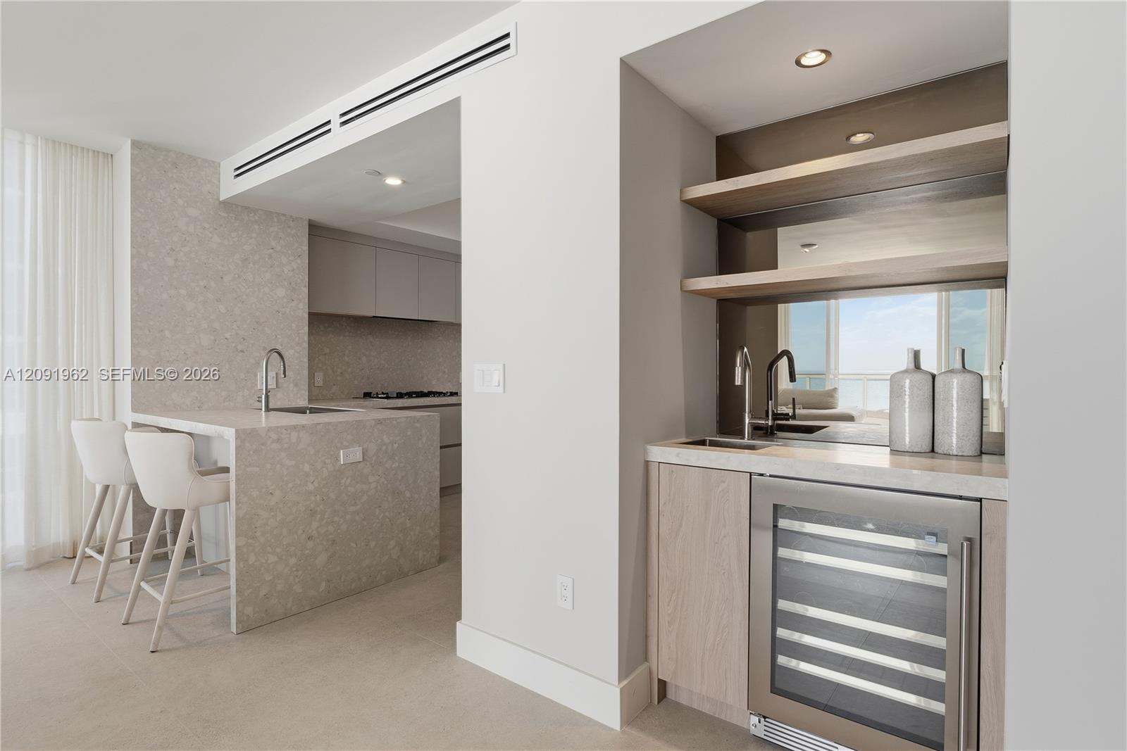 3906 4 / 4 2736 sq. ft. $ 2026-09-18 0 foto
