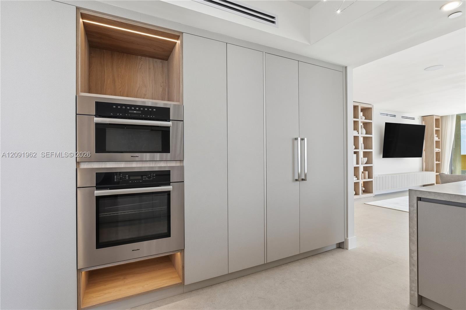 3906 4 / 4 2736 sq. ft. $ 2026-09-18 0 foto