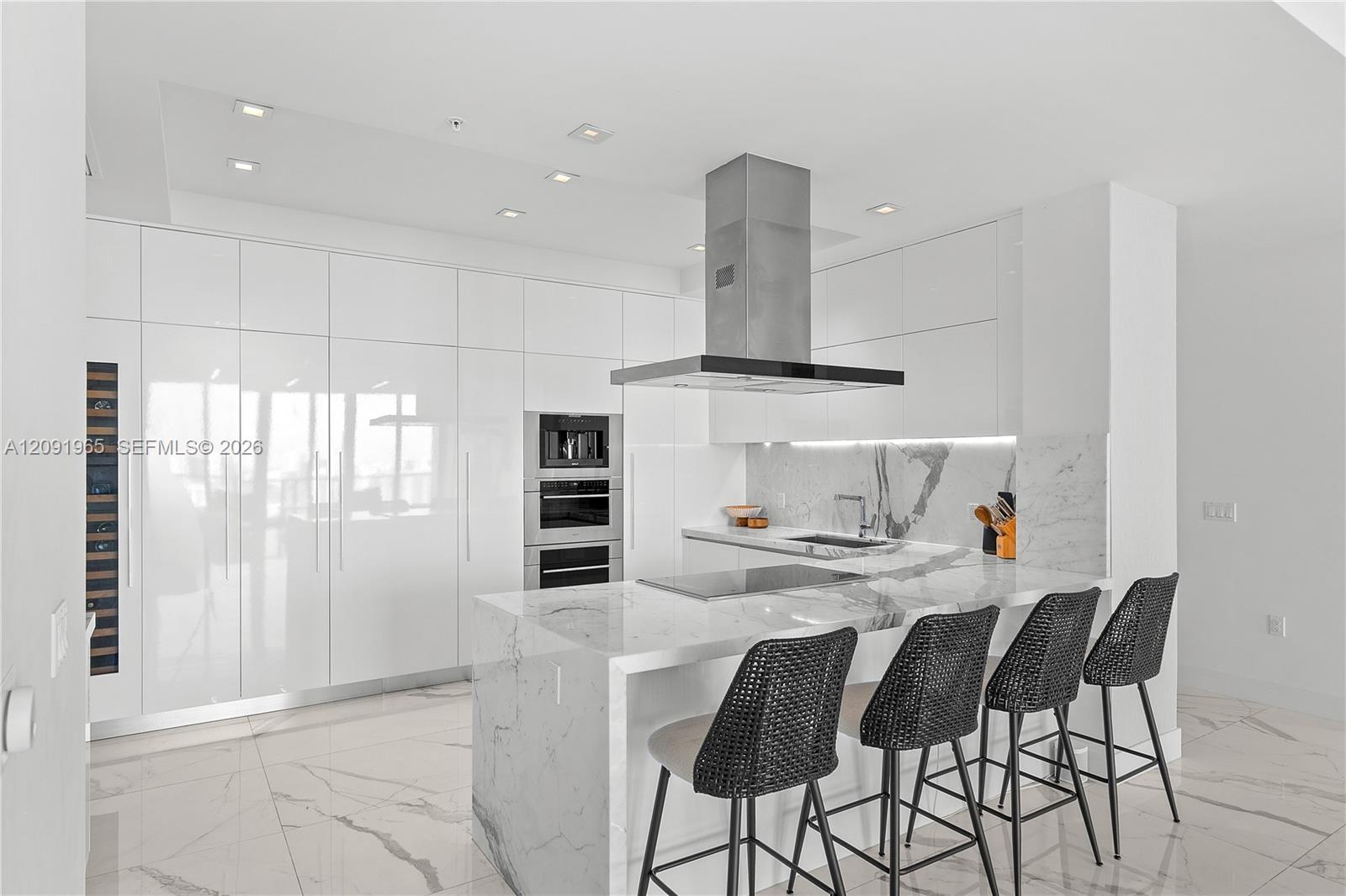 4-PH-03 4 / 5 3722 sq. ft. $ 2026-09-18 0 Photo