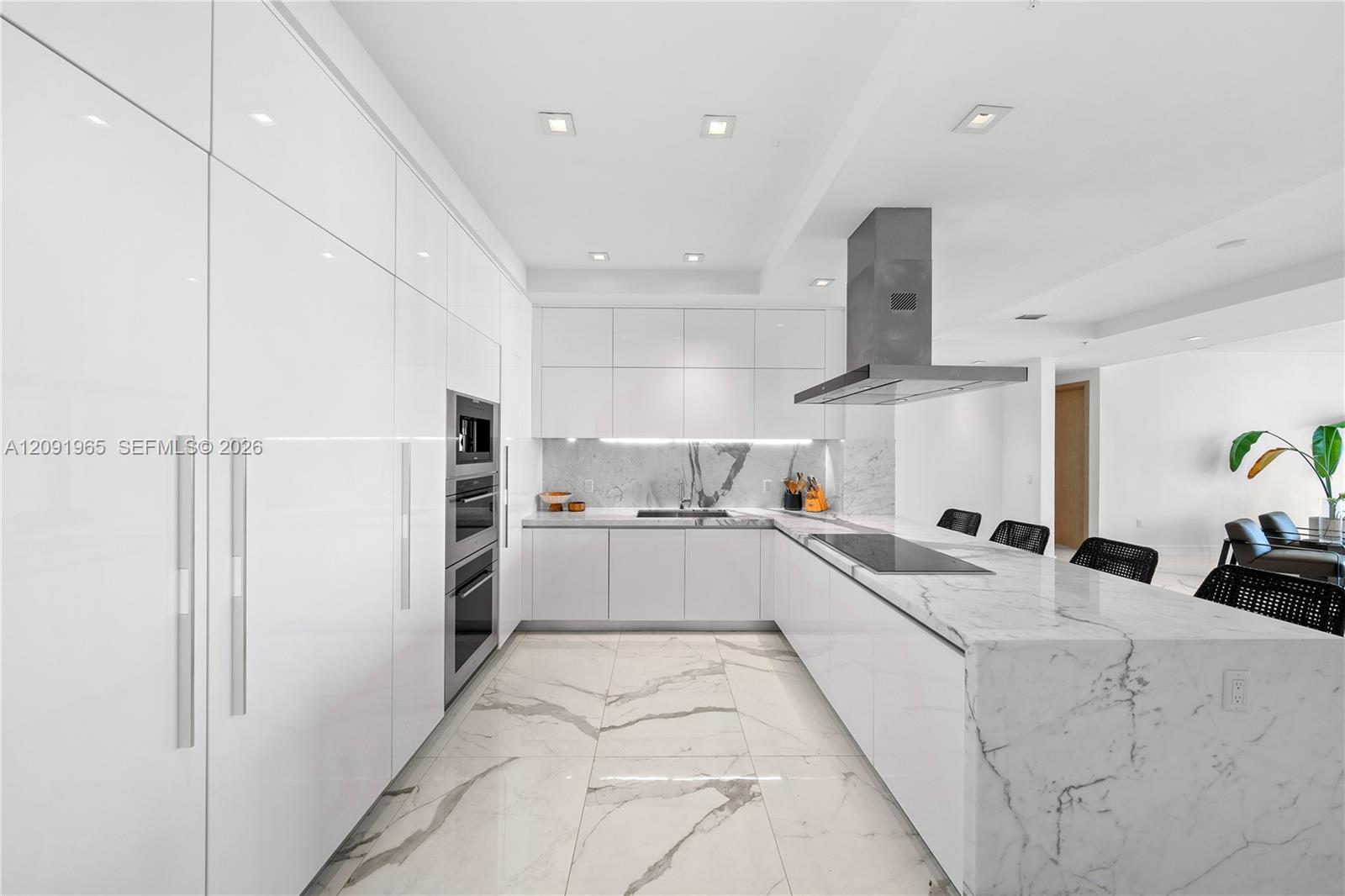 4-PH-03 4 / 5 3722 sq. ft. $ 2026-09-18 0 Photo