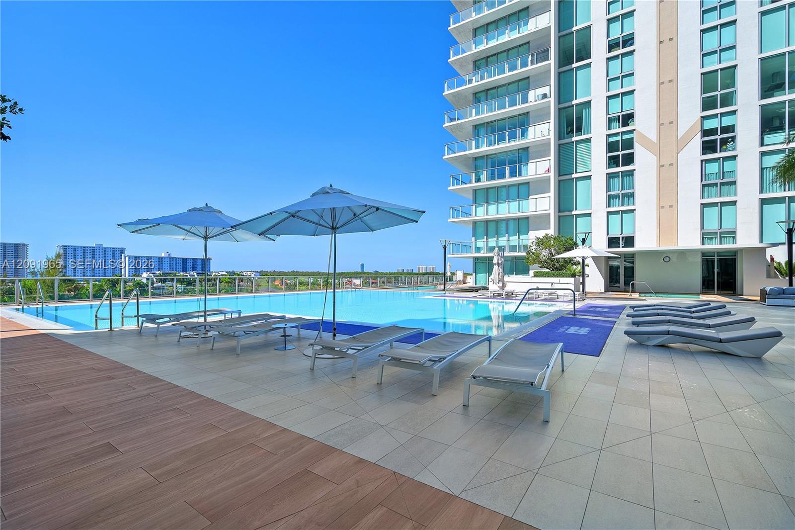 4-PH-03 4 / 5 3722 sq. ft. $ 2026-09-18 0 Photo