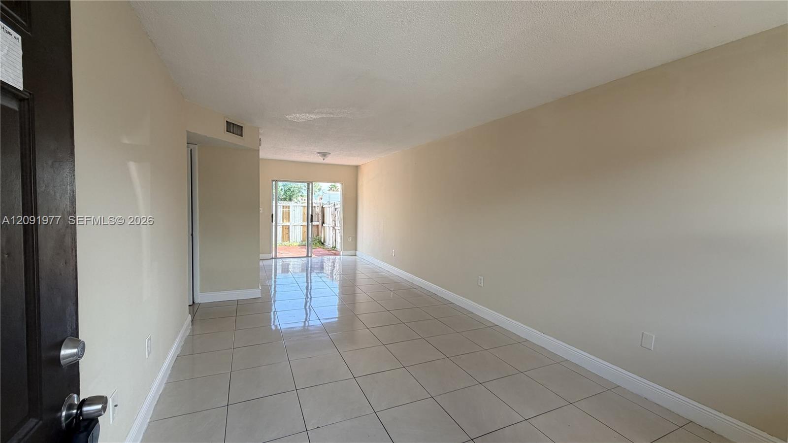 Ver detalles 18 3 / 2 847 sq. ft. $ 2026-09-18 0 foto