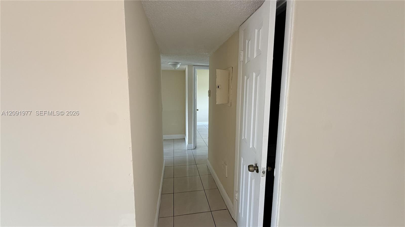 Ver detalles 18 3 / 2 847 sq. ft. $ 2026-09-18 0 foto