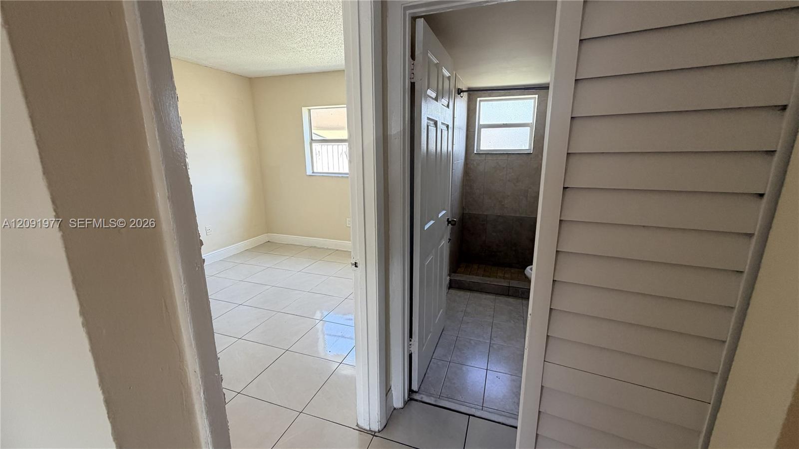 Ver detalles 18 3 / 2 847 sq. ft. $ 2026-09-18 0 foto