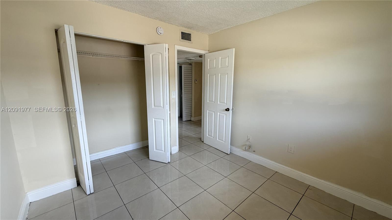 Ver detalles 18 3 / 2 847 sq. ft. $ 2026-09-18 0 foto
