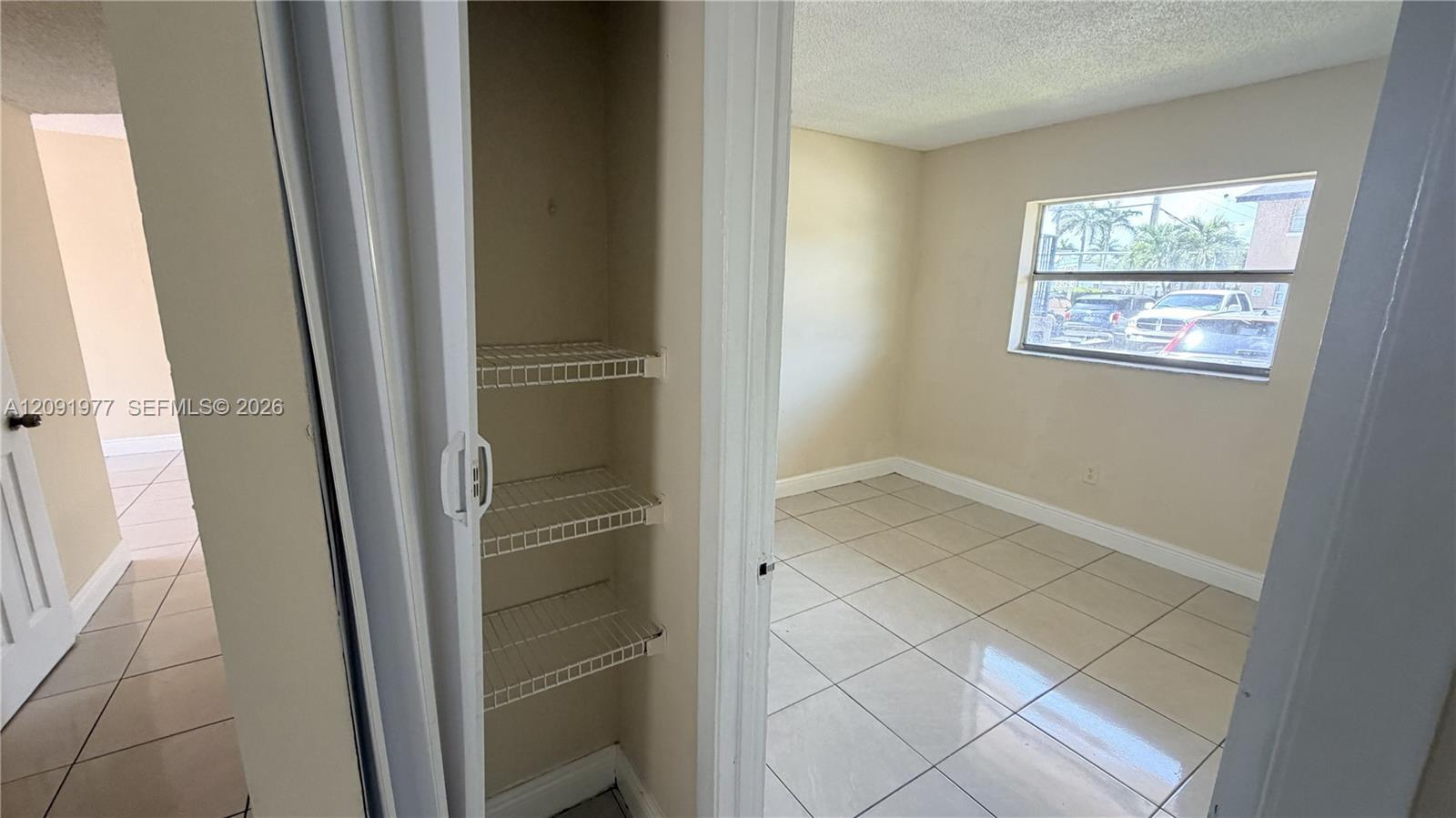 Ver detalles 18 3 / 2 847 sq. ft. $ 2026-09-18 0 foto