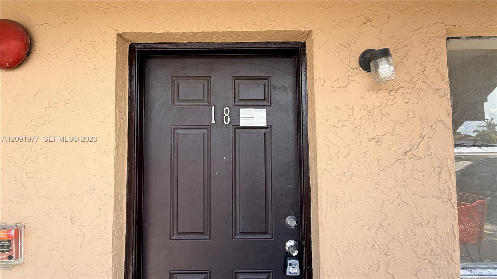 Ver detalles 18 3 / 2 847 sq. ft. $ 2026-09-18 0 foto