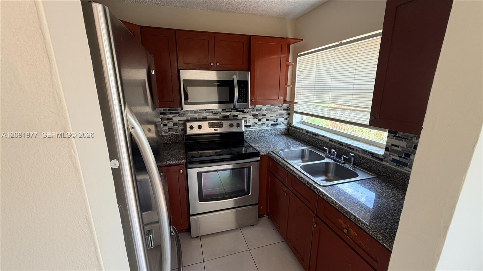 Ver detalles 18 3 / 2 847 sq. ft. $ 2026-09-18 0 foto