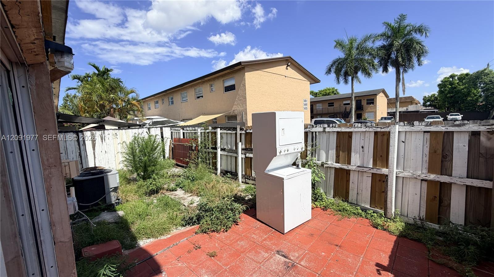 Ver detalles 18 3 / 2 847 sq. ft. $ 2026-09-18 0 foto